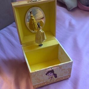 BROKEN Belle jewelry box